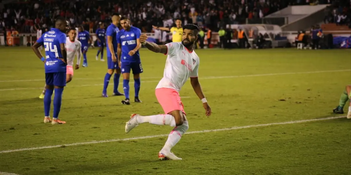 LDU venció 2-0 a Emelec en la final de ida de la Copa Ecuador