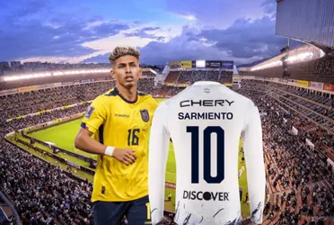 Liga de Quito le envía la camiseta 10 a Jeremy Sarmiento 