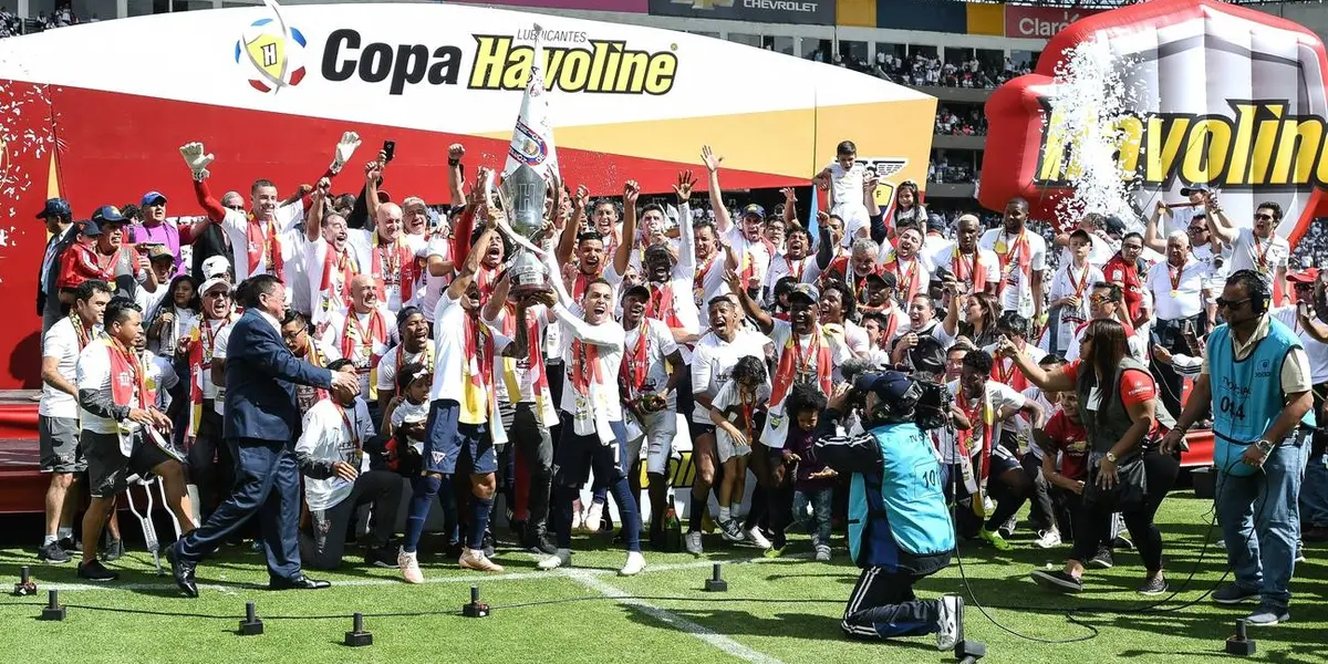 ¿Quién debe irse de Liga de Quito? No son los jugadores ni Pablo Repetto