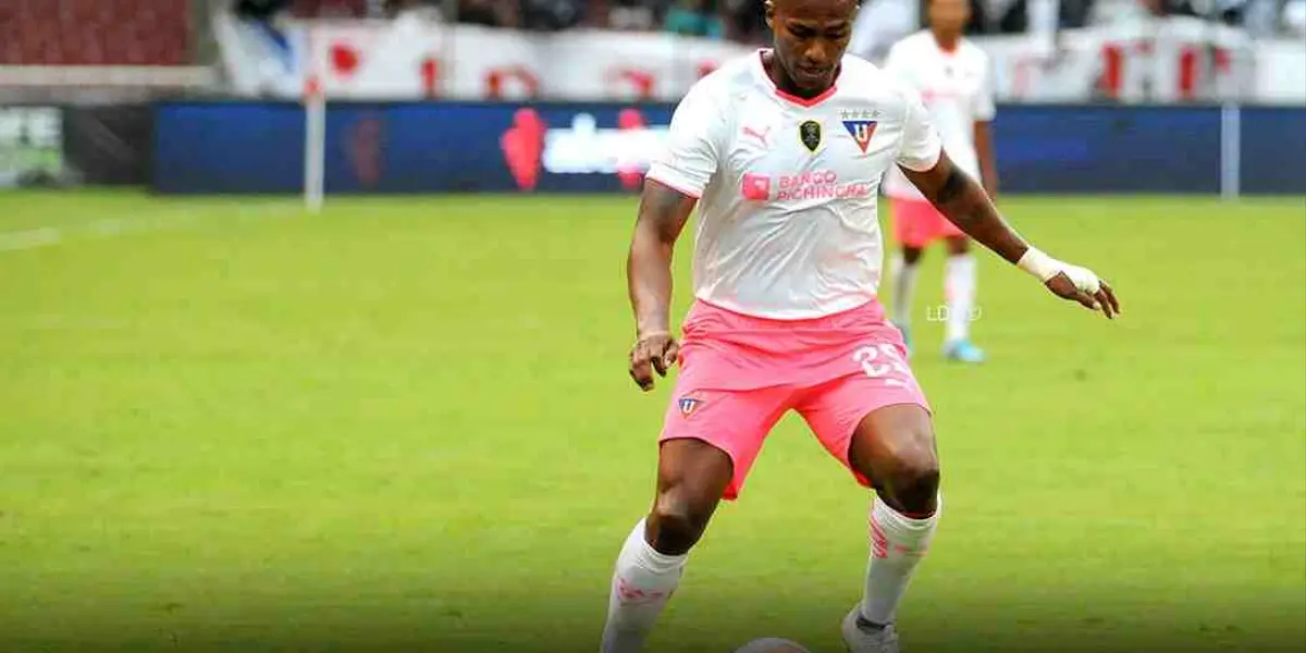 Liga de Quito organizó una campaña de marketing con camisetas especiales de Valencia