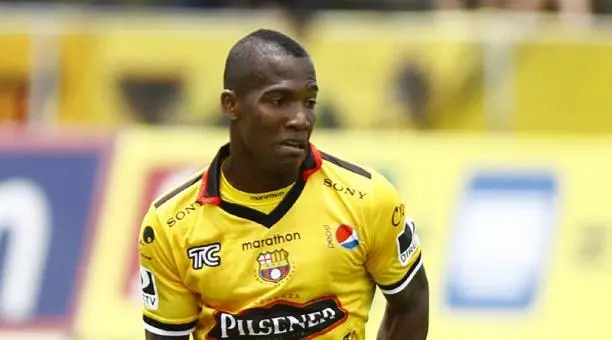Liga de Quito ve problemas en una posición e iría por una contratación más.