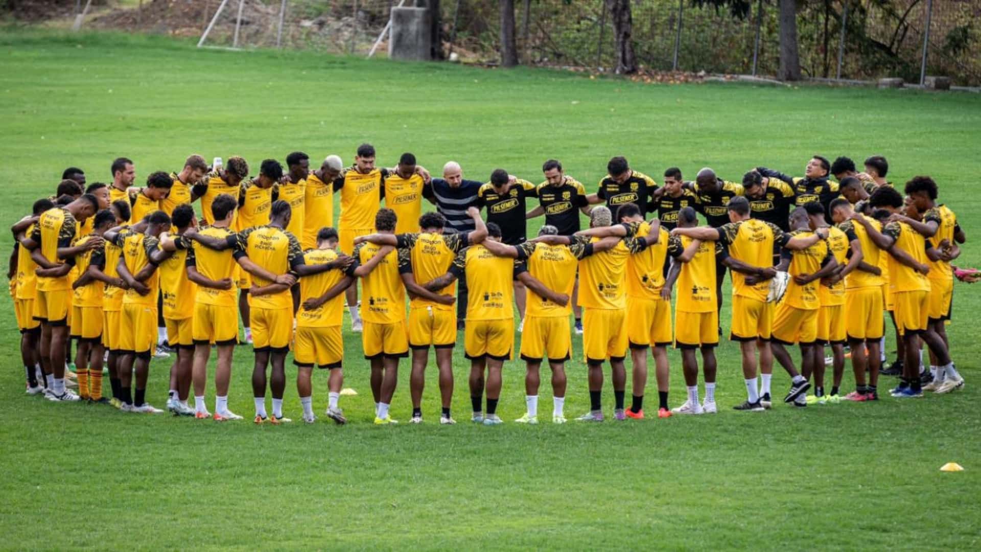 Lo trajeron como la solución en Barcelona SC pero no juega, ahora pensaría salir y tomar otro rumbo