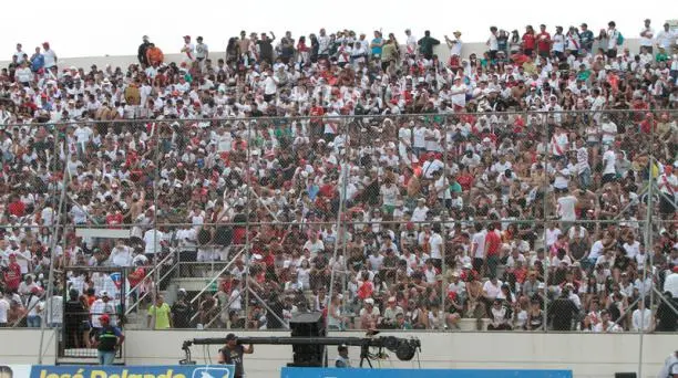 Los albos tuvieron el apoyo de su gente y celebraron el título de Copa Ecuador