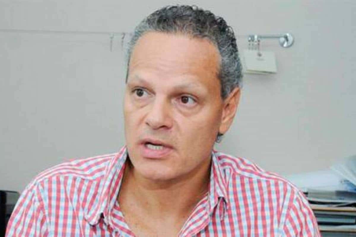 Luego de varios días de encierro el aspecto de Esteban Paz es diferente