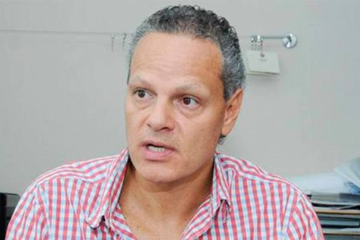 Luego de varios días de encierro el aspecto de Esteban Paz es diferente