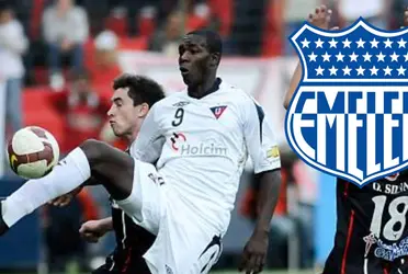 ‘Mamita’ Calderón alcanzó la máxima gloria con Liga de Quito, pero ahora juega en la barrial