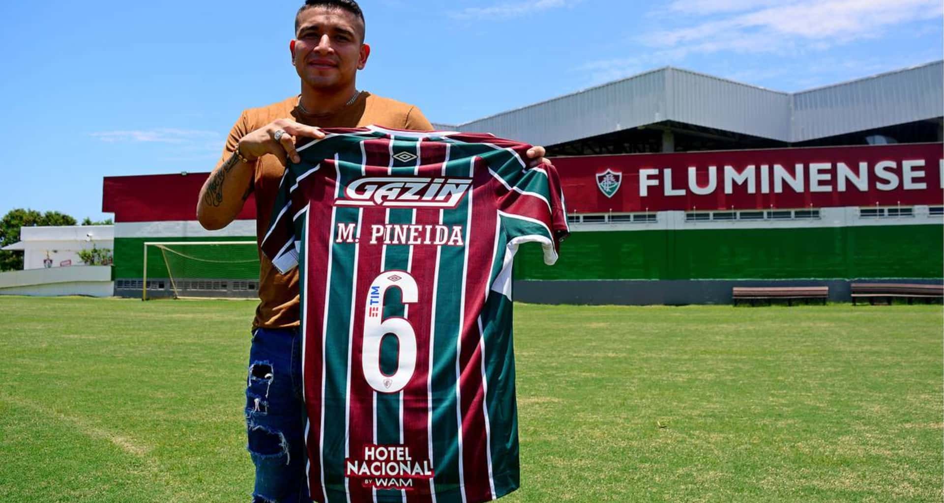 Mario Pineida no está pasando su mejor momento y se alejó completamente de la Selección Ecuatoriana