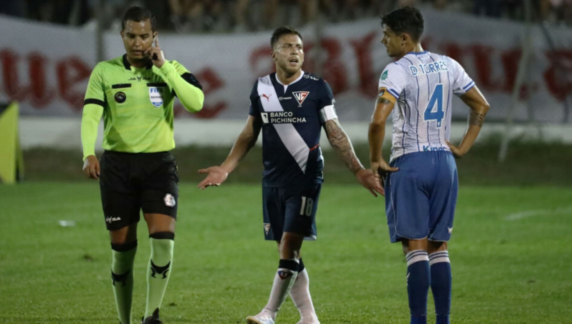 Marlon Vera no se encuentra bien, está destrozado, un ex árbitro revelo la situación del réferi