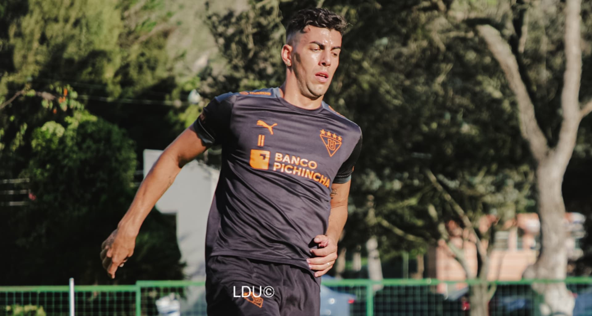 Michael Hoyos tiene un revancha luego que en Barcelona SC lo hicieron jugar en otra posición. En Liga de Quito inició sus prácticas