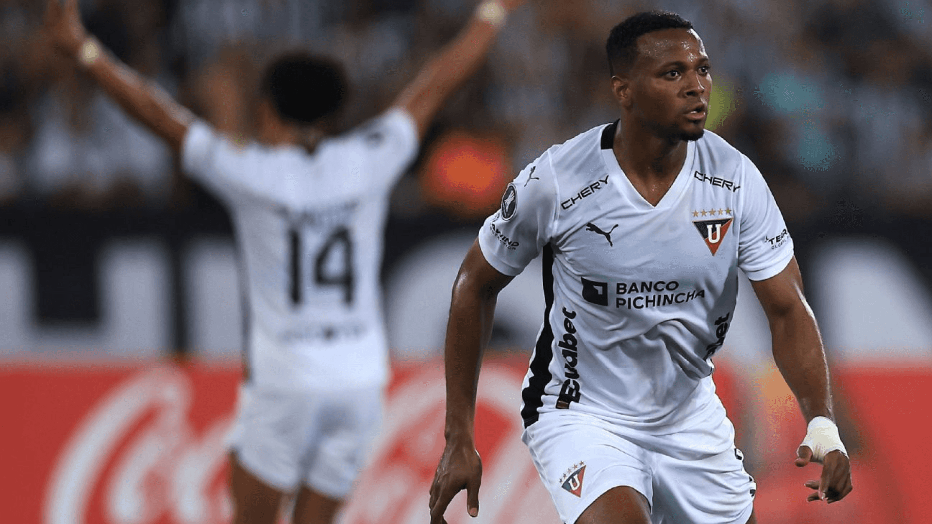 Ni estuvo entre los convocados pero mira dónde apareció Michael Estrada en LDU vs Delfín
