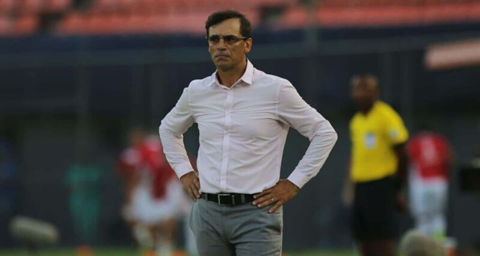 No pasaron ni 45 minutos y Fabián Bustos tuvo su primer lloro en el partido entre Barcelona SC ante Macará