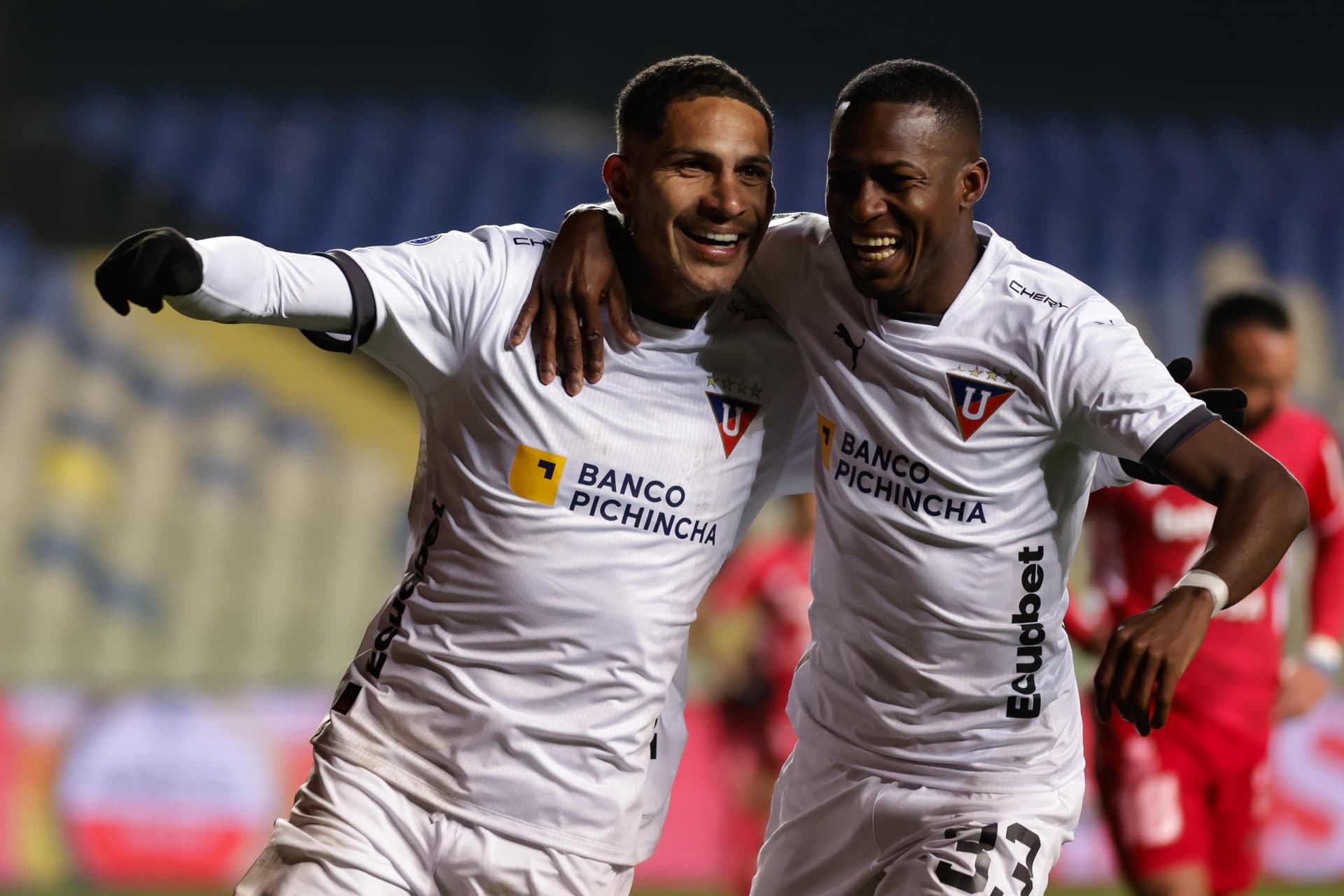 Paolo Guerrero y Leonel Quiñónez / Foto tomada de: API