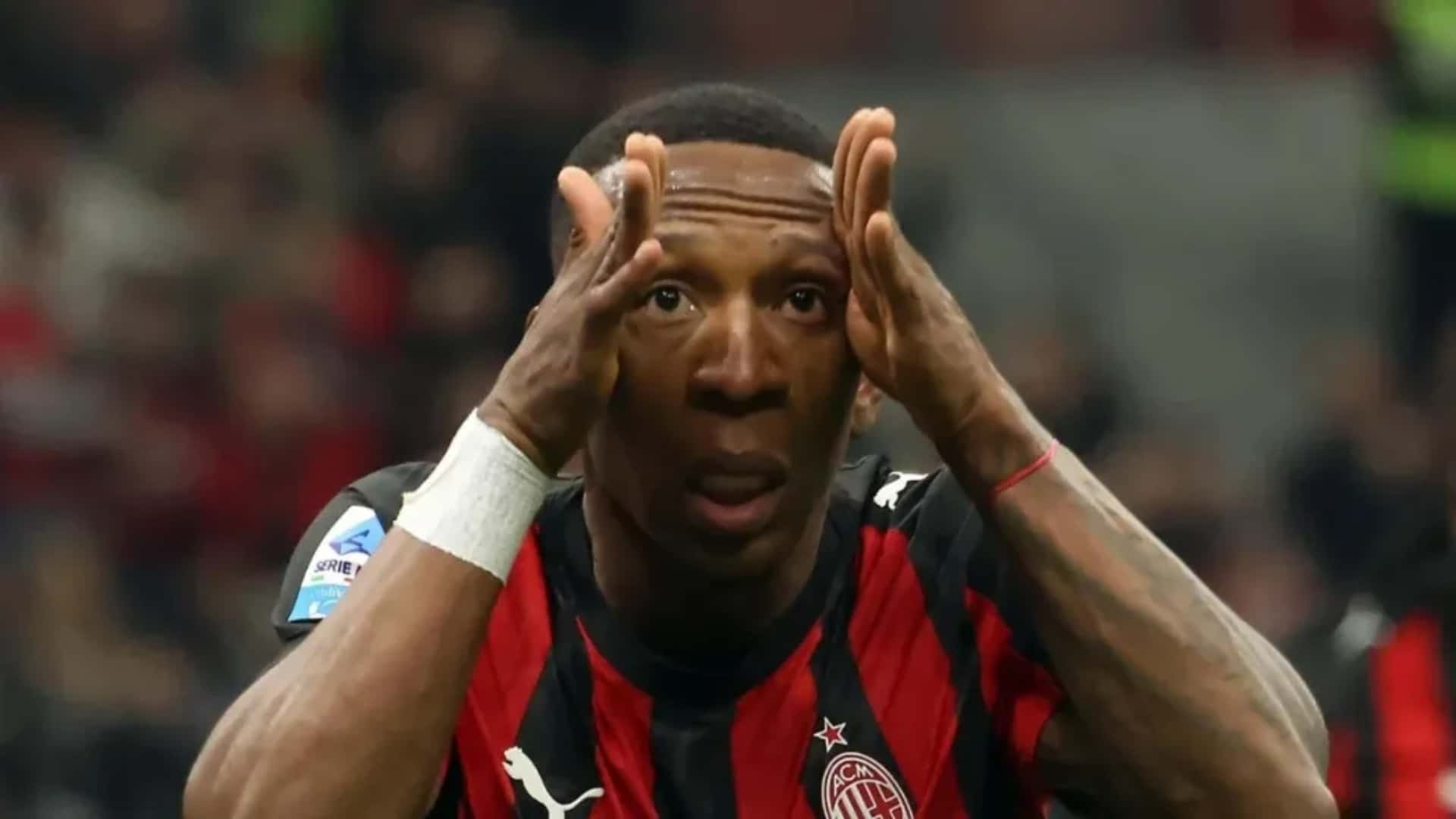 Pervis Estupiñán tiene grandes partidos y también de los otros donde falla garrafalmente
