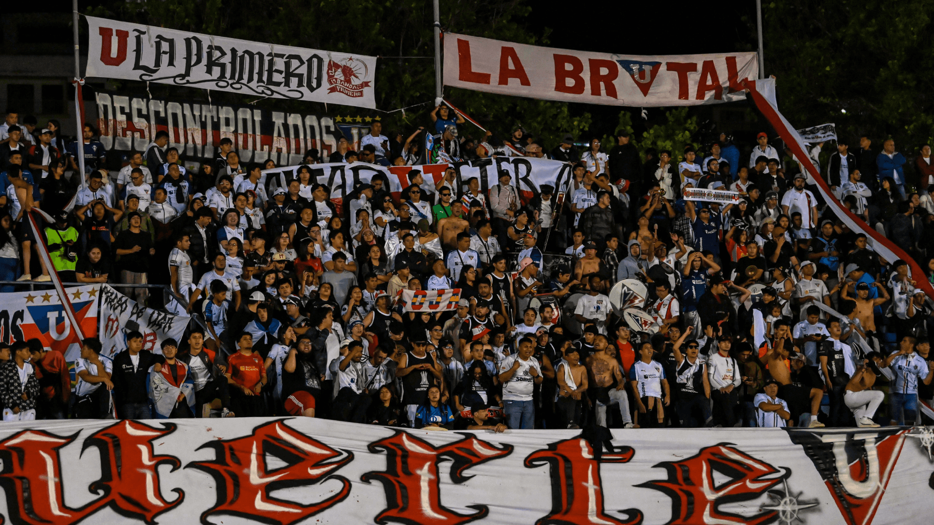 Poco público en el duelo de Liga de Quito contra Libertad, aunque dicen que LDU tiene mucha hinchada allá