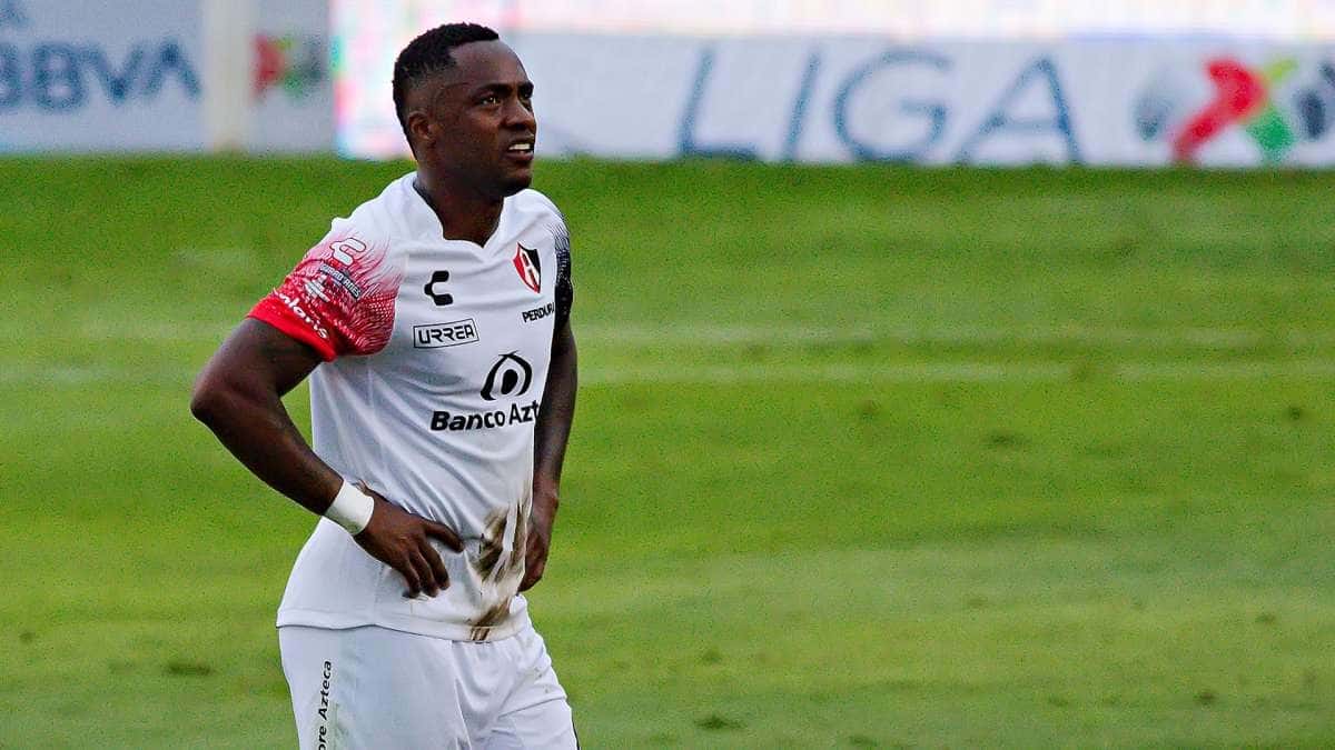 Renato Ibarra se encuentra con futuro incierto en la Liga MX, y apareció un equipo que le podría pagar el millonario sueldo que tiene, además de negociar con Club América