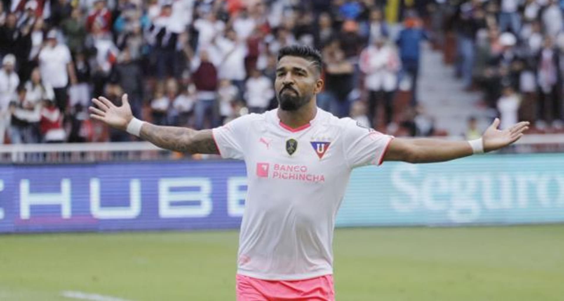 Rodrigo Aguirre no continuaría en Necaxa de México su carrera futbolística y Emelec sería una de las opciones según los primeros reportes