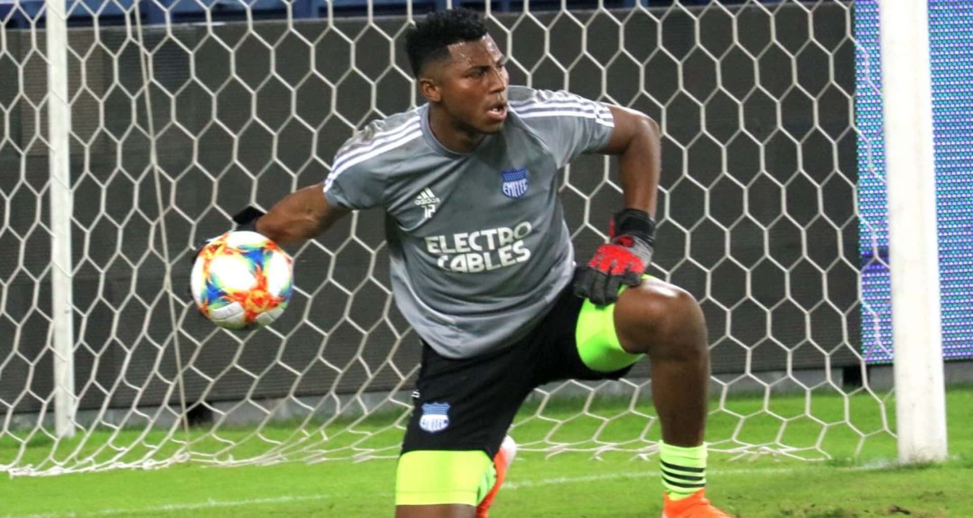 Se rumora que Pedro Ortiz puede dejar Emelec en la siguiente temporada, un candidato a la presidencia dijo que ya está vendido ¿Qué hay de cierto?