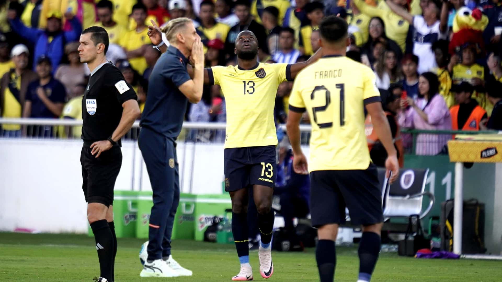 Sebastián Beccacece y Enner Valencia / Foto: API