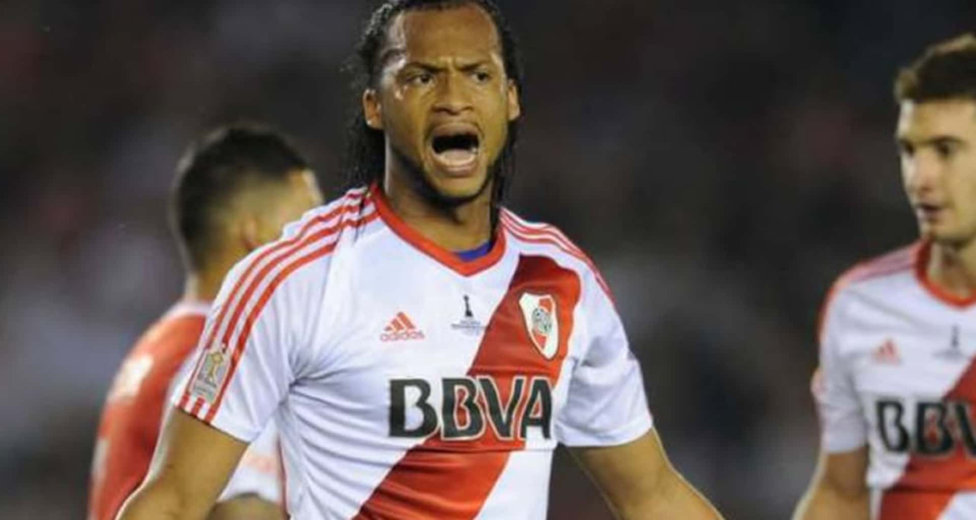 Siempre quiso volver a Europa pero Arturo Mina ya no tuvo oportunidades. Hoy tiene un nuevo interesado en Sudamérica