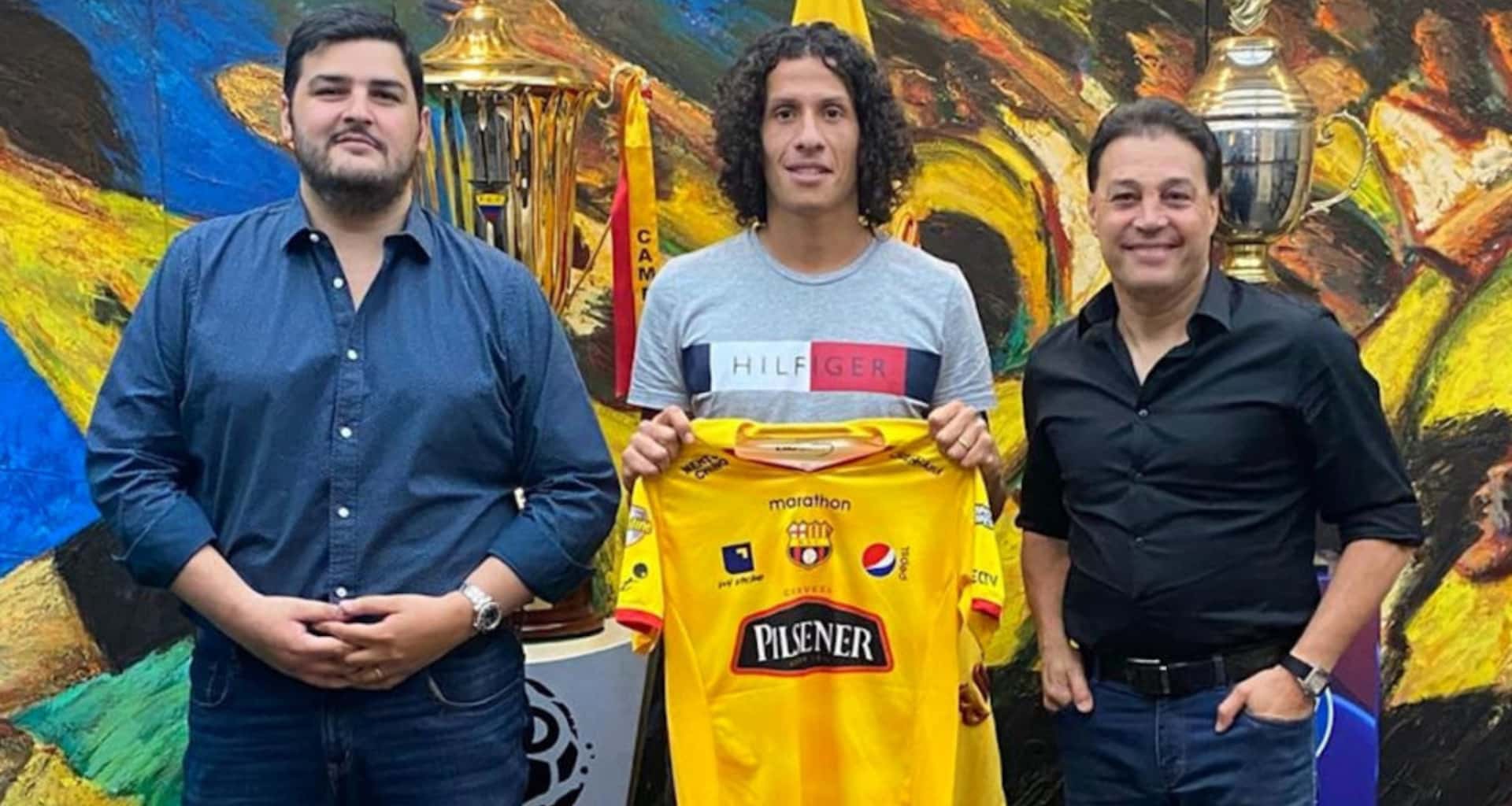 William Riveros dejará Barcelona SC y de momento se encuentra entrenando por su cuenta. Sorprendió el nuevo aspecto que tiene