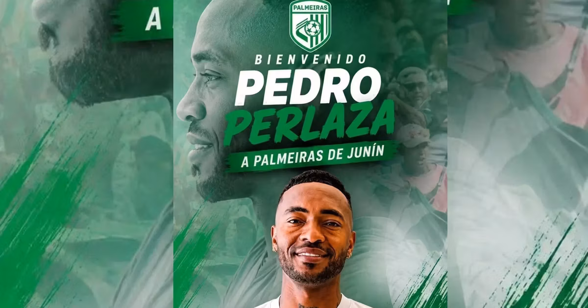Pedro Pablo Perlaza con su equipo de segunda