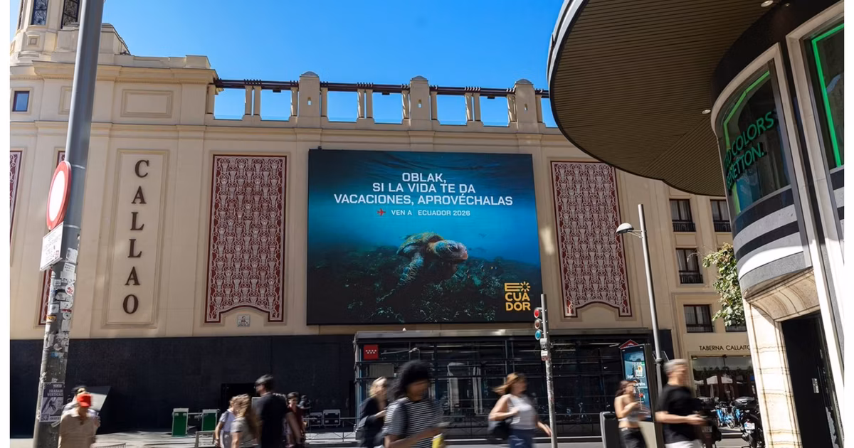 Un valla publicitaria de Ecuador en España