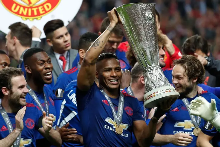 Antonio Valencia campeón de la Europa League (Foto tomada de: Manchester United)