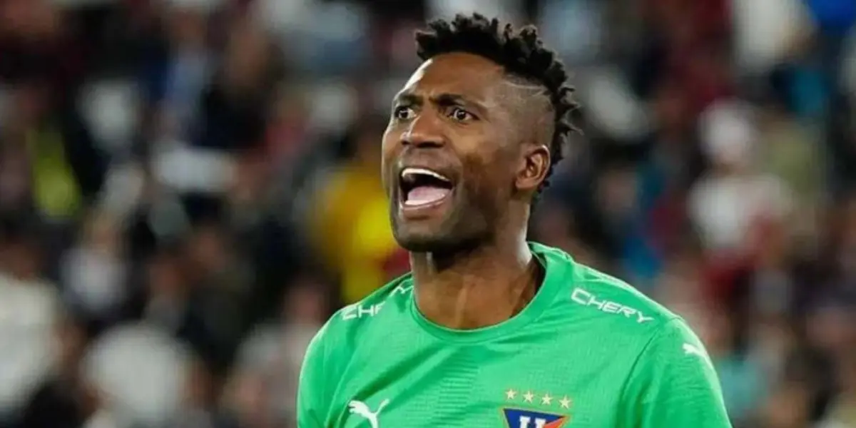 Ni diez minutos y le marcaron a LDU y los hinchas señalaron a Domínguez