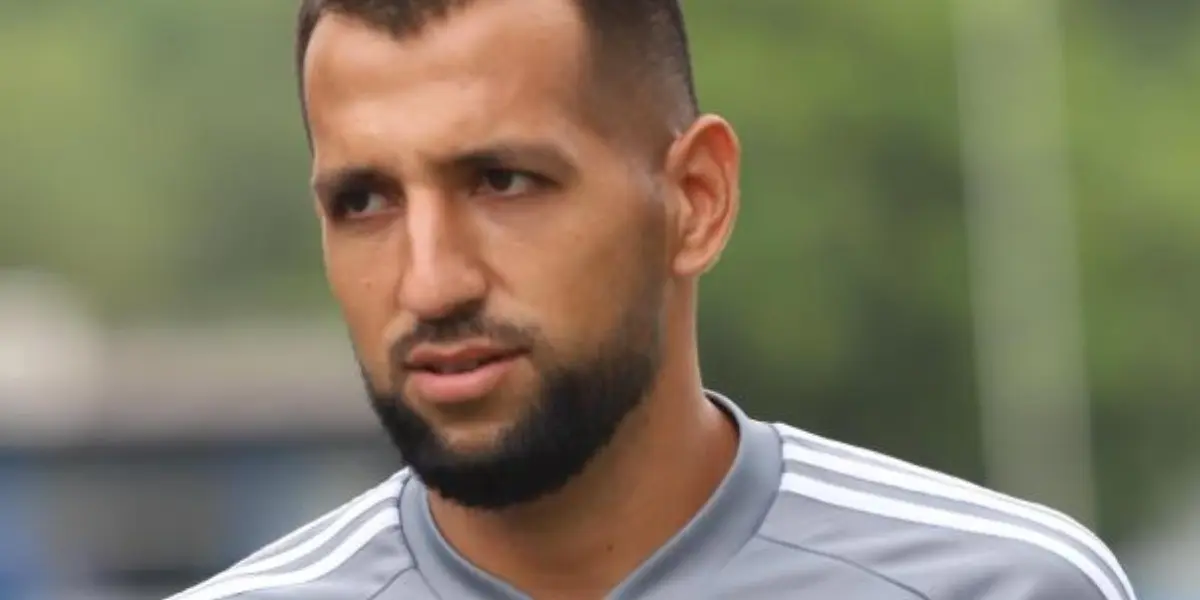 Aníbal Leguizamón salió expulsado luego de perder la cabeza ante un jugador de Bragantino, y podría tener sanciones por su comportamiento que condición a Emelec