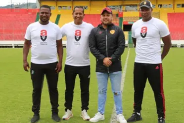 Antonio Valencia está en la faceta de entrenador en su equipo llamado AV25, que tuvo un compromiso ante Estudiantes de Babahoyo