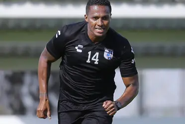 Antonio Valencia sorprendió con el estado en el que se encuentras sus canilleras