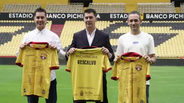 Barcelona SC e Ismael Rescalvo 