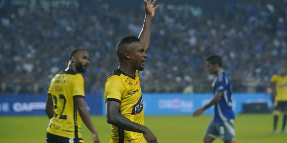 Vergüenza internacional, así tuvieron que salir los jugadores de Barcelona SC del George Capwell
