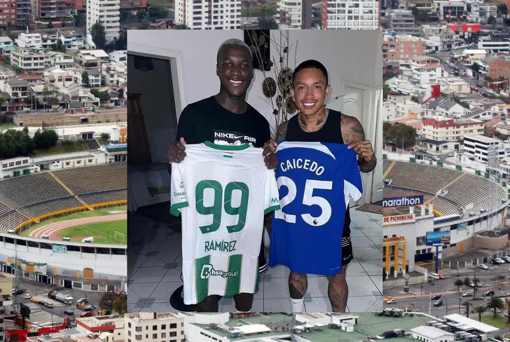 Moisés Caicedo y Cristian Ramírez intercambiando camiseta