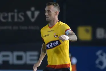 Damián Díaz demostró su clase por partida doble, luego que en el cotejo entre Barcelona SC ante The Strongest, hiciera dos túneles a los jugadores rivales que no sabían que hacer