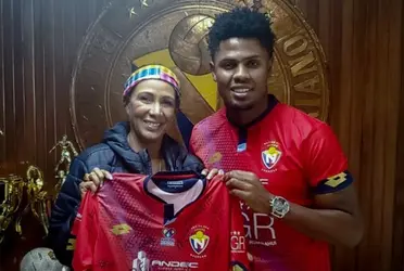 El delantero tuvo un gran gesto con el personal del equipo Militar