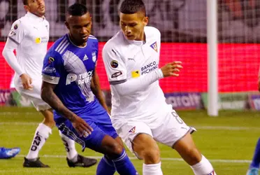 Emelec se fue contra los jugadores de Liga de Quito increpando con insultos así como agresiones, pero en Liga de Quito también salió salipicado uno de sus elementos por responder
