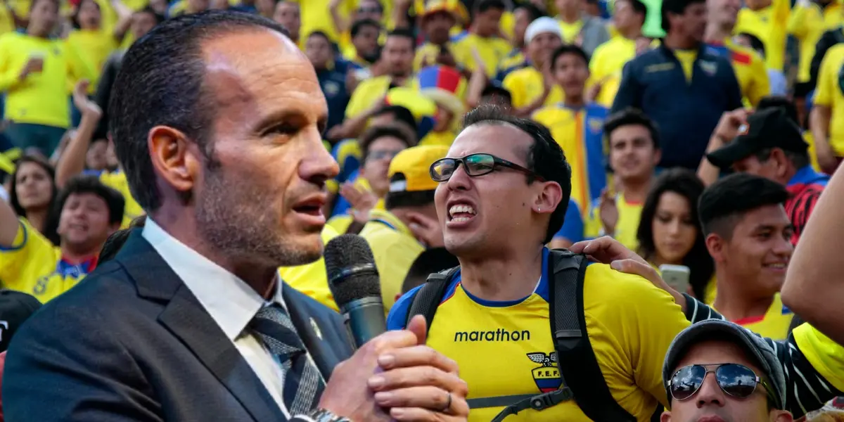 Francisco Egas y la hinchada 