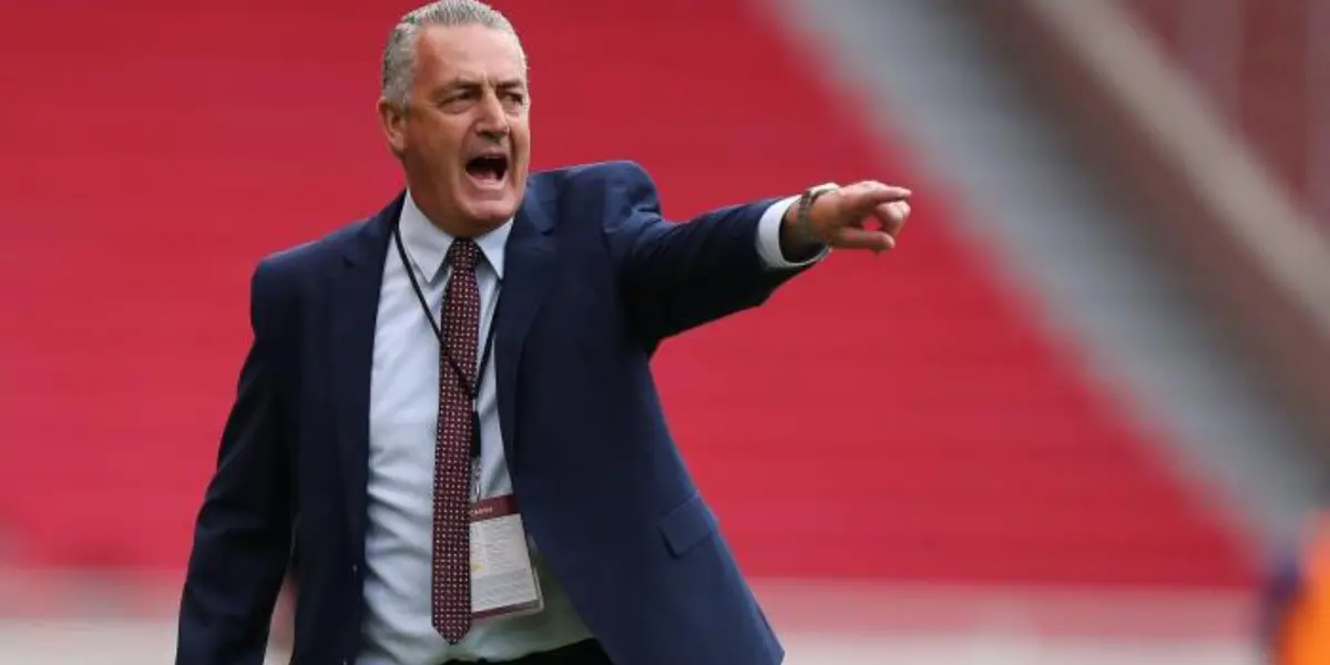 Gustavo Alfaro sigue siendo cuestionado como entrenador de la Selección Ecuatoriana y sumó una nueva derrota en Montevideo contra Uruguay. El DT puso una nueva excusa