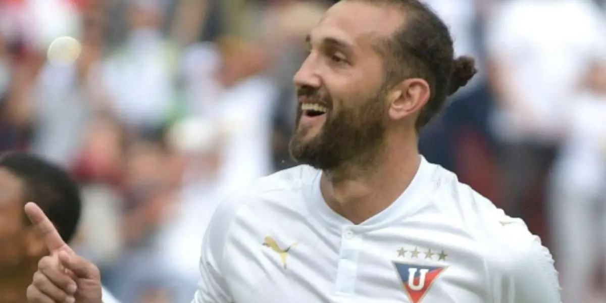 Hernán Barcos está en Alianza Lima y podría tener de compañero a un ecuatoriano