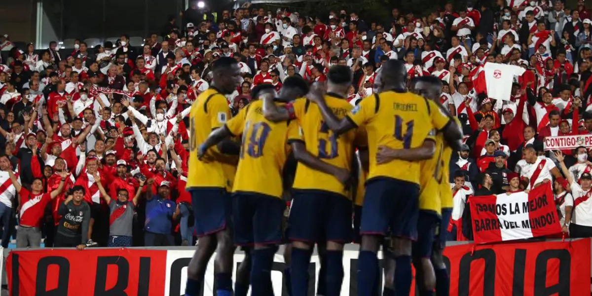Hinchada de Perú y Ecuador 