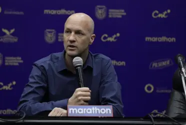Jordi Cruyff fue entrenador de Ecuador pero no dirigió ni un entrenamiento y se fue por la puerta de atrás, pero cobrando un dineral