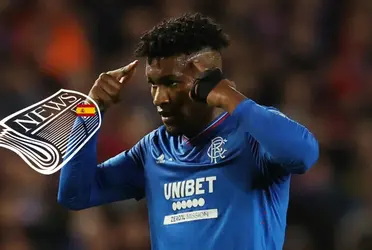 José Cifuentes con la camiseta del Rangers de Escocia. 