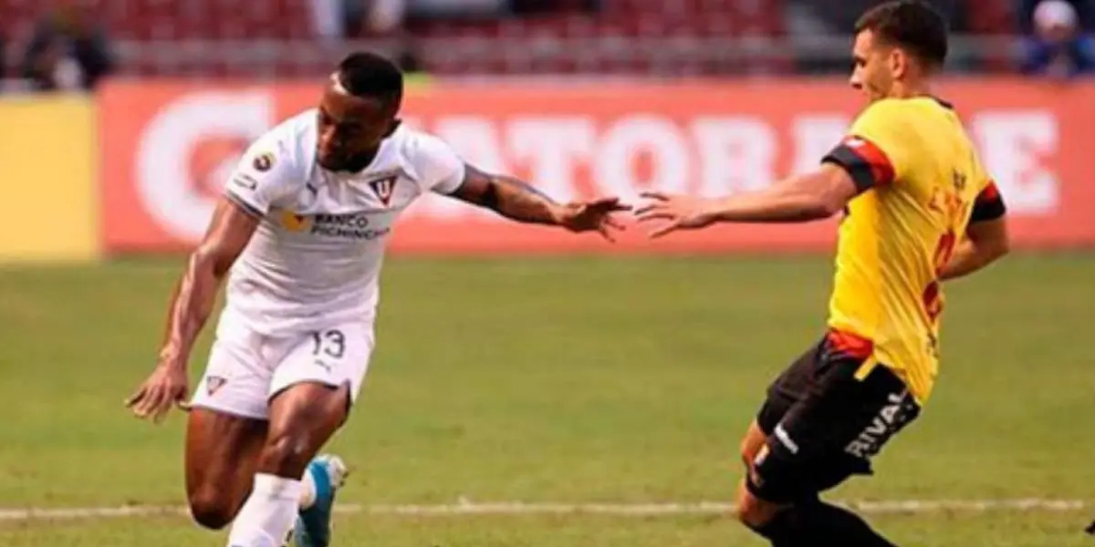 Liga de Quito levantó la copa de campeón contra Barcelona SC y lo que hicieron mientras los albos festejaron no pasó desapercibido