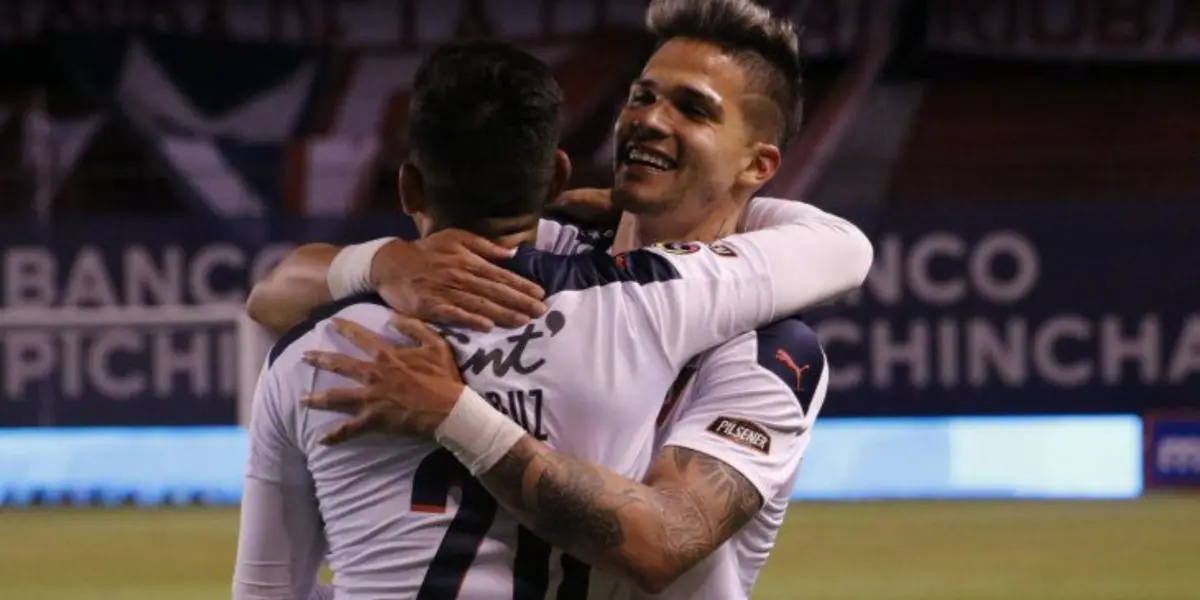 Luis Amarilla despertó el interés desde la MLS según información desde Argentina. Sin embargo Liga de Quito tiene la internción de poder comprar su pase el cual Vélez pidió 2 millones de dólares por el 50% ¿A quiénes debe vender?