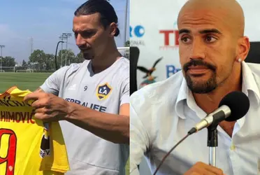 Nuevas personalidades del fútbol siguen recibiendo la camiseta de Barcelona SC, antes Zlatan Ibrahimovic y ahora Juan Sebastián Verón
