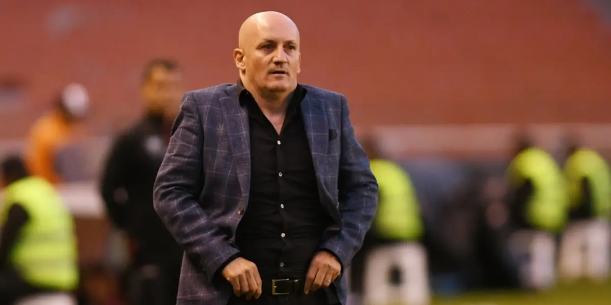 Pablo Repetto le encontró una justificación al sistema defensivo de su equipo