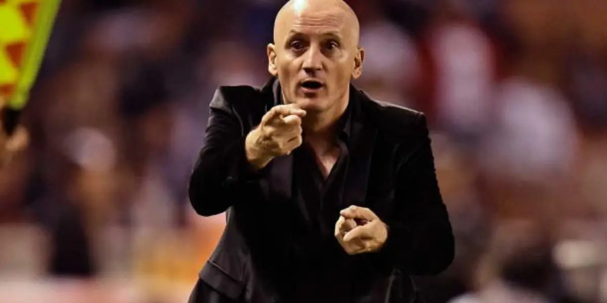 Pablo Repetto llegó a ganar cerca de 55 mil dólares como entrenador de Liga de Quito y ahora que tiene el deseo de poder dirigir en Nacional debe aceptar un salario menor pues la economía de los clubes no es la misma que Ecuador