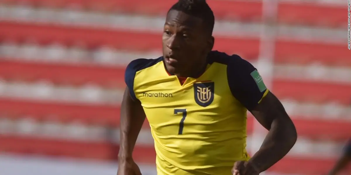 Pervis Estupiñán se dejó ganar la posición que terminó en gol de Uruguay y se cuestiona su titularidad por la banda izquierda. Gustavo Alfaro deberá tomar una decisión sobre su continuidad