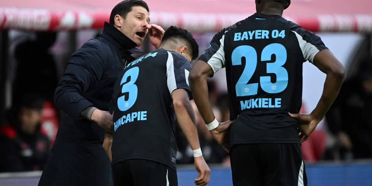 Piero Hincapié y Xabi Alonso / Foto tomada de: Diario Olé